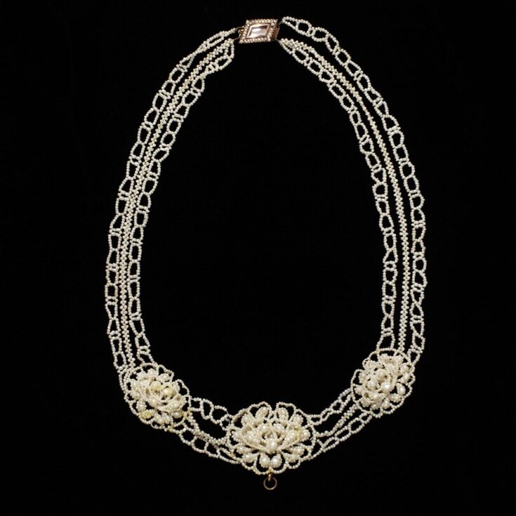 Necklace top image