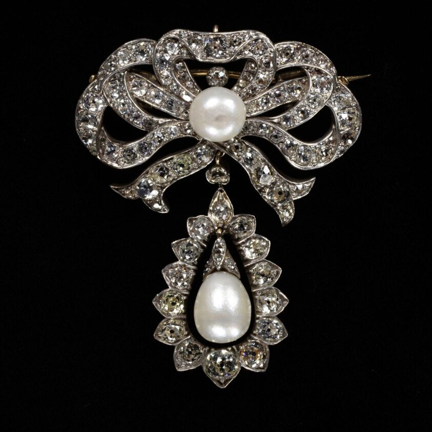 Brooch — ca. 1885