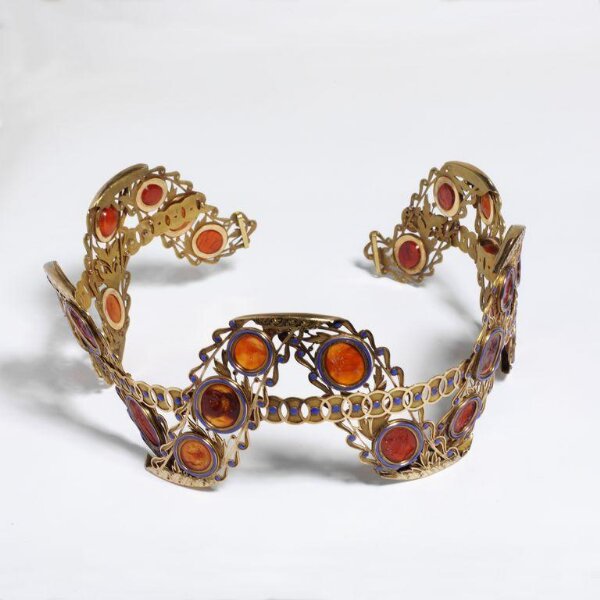 Parure | unknown | V&A Explore The Collections