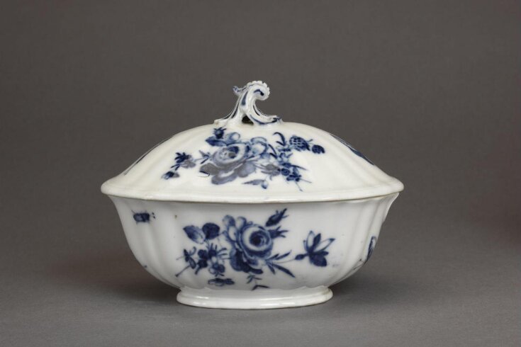 Sauce Tureen and Cover top image