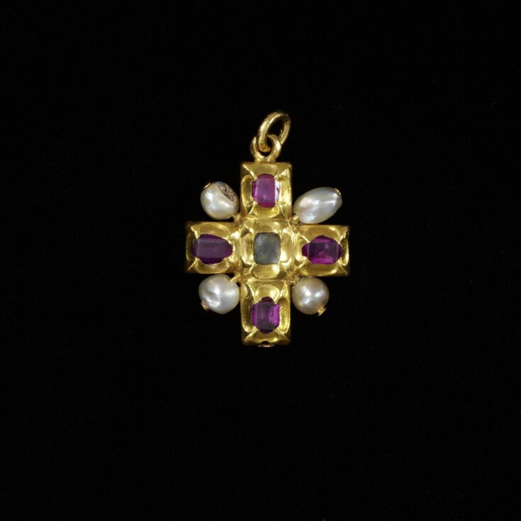 Pendant Cross top image