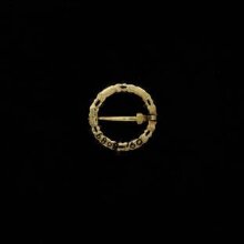 Ring Brooch thumbnail 1