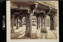 Carved pillars in the Panch Mehal, Futtehpore Sikri. thumbnail 1