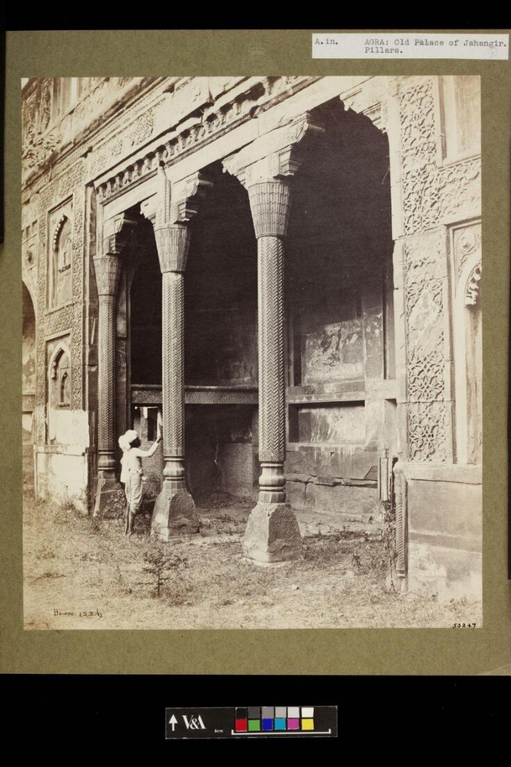 Carved stone pillars in the Old Palace of Jehangir top image