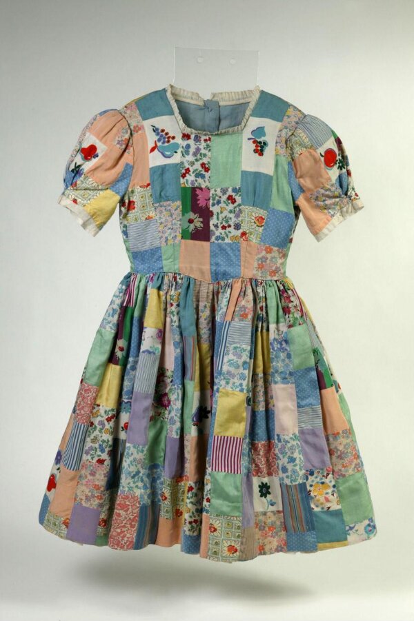 Child's Dress | Pearce, Elizabeth (Mrs) | V&A Explore The Collections