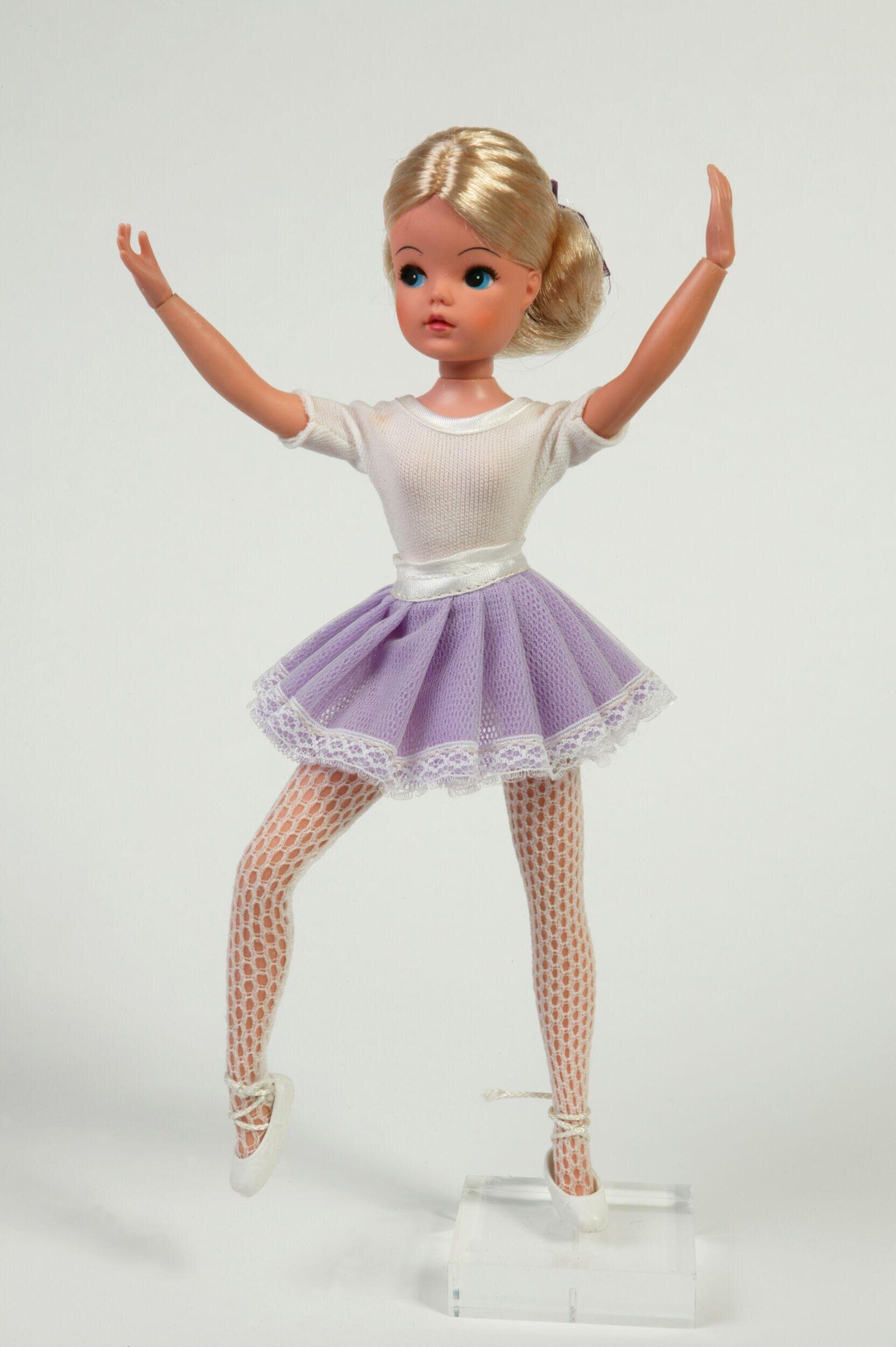 Active Sindy by Pedigree Dolls & Toys
