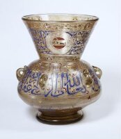 میوزیم کے کھلے ذخیرے سے «Mamluk Mosque Lamp, 1320–30» کی تصویر
