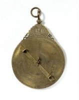 میوزیم کے کھلے ذخیرے سے «Persian Astrolabe, 1715» کی تصویر