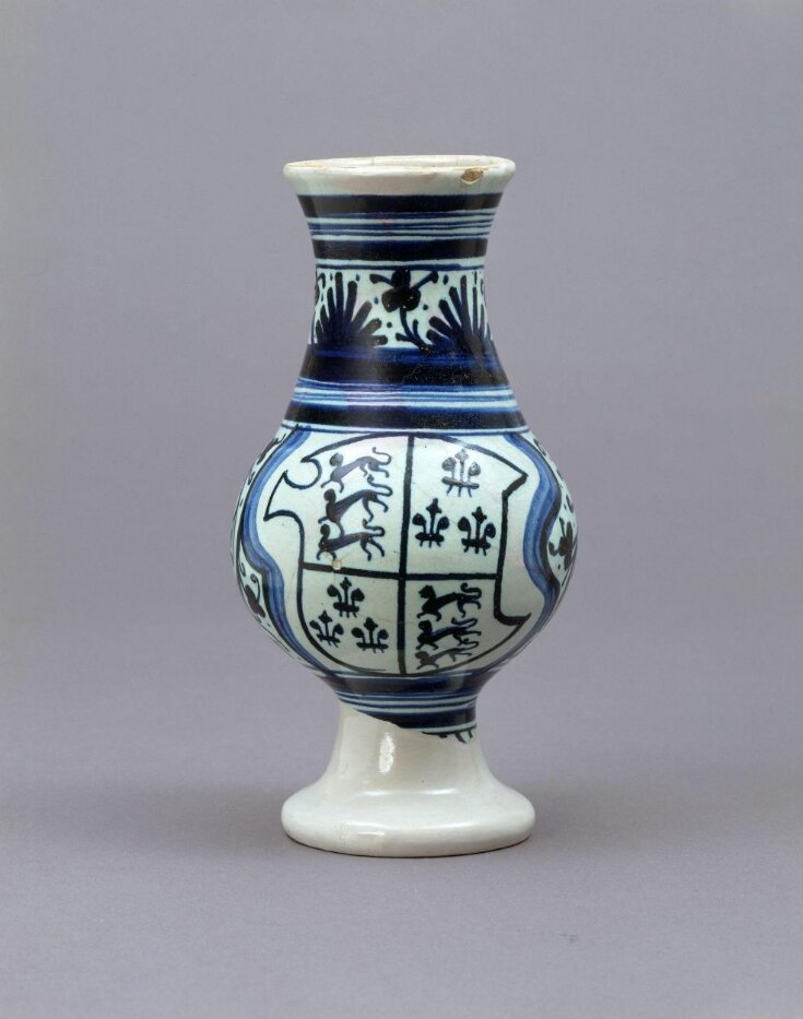 Vase top image