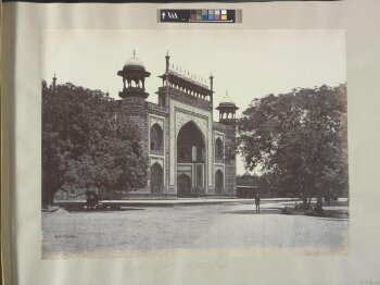 Agra - Gate of the Taj