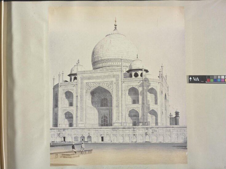 Agra - the Taj, centre building image
