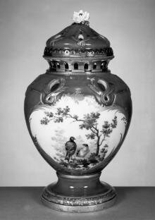 Vase 'pot pourri Pompadour' thumbnail 1