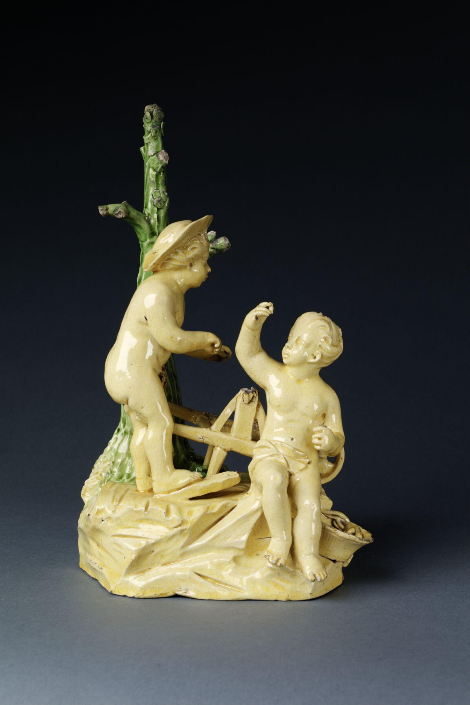 Two infant gardeners, Cozzi pottery factory, late 18th century