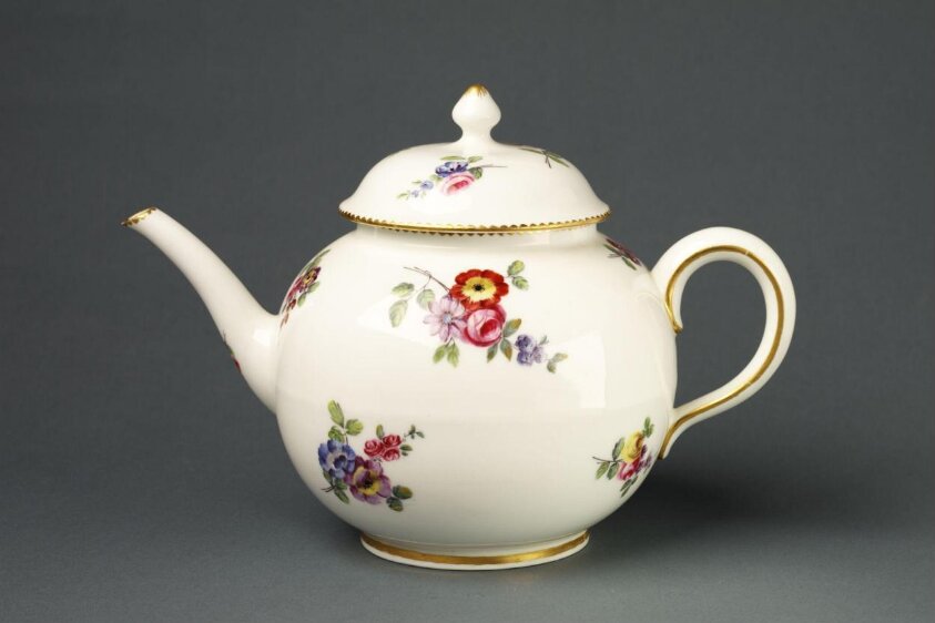 Teapot (ca. 1773-1784) by Adolf le Comte
