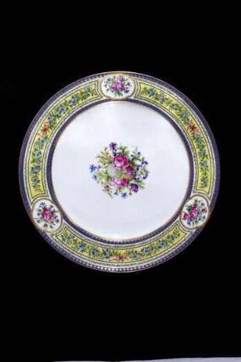 Assiette à potage en porcelaine de Sèvres - XVIIIe siècle - N.98847