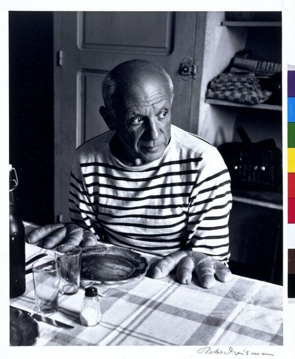 Les pains de Picasso | Robert Doisneau | V&A Explore The Collections