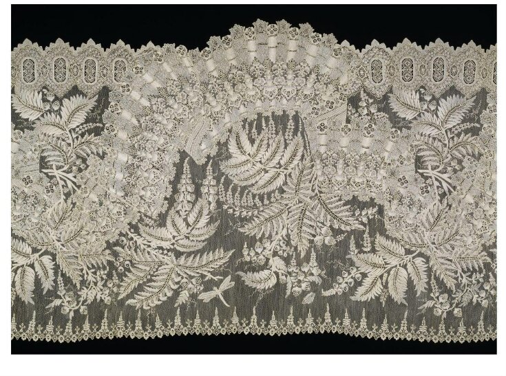 Point d'Alençon Lace Will Always Be the Queen of Lace