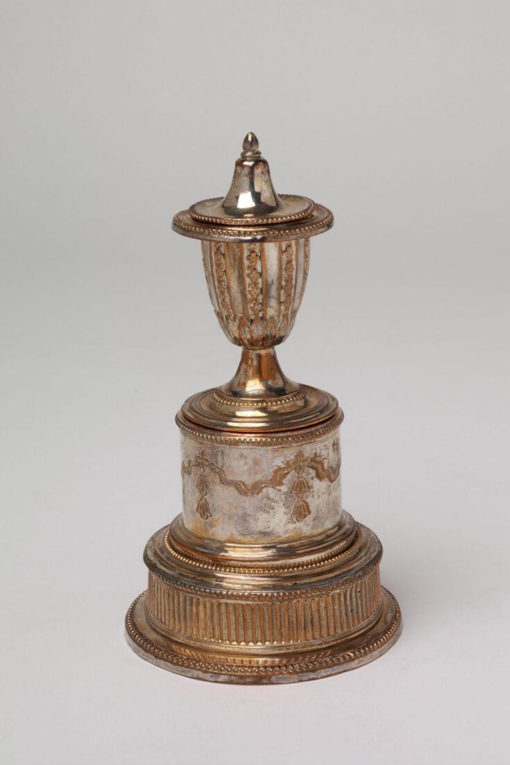 Inkstand top image