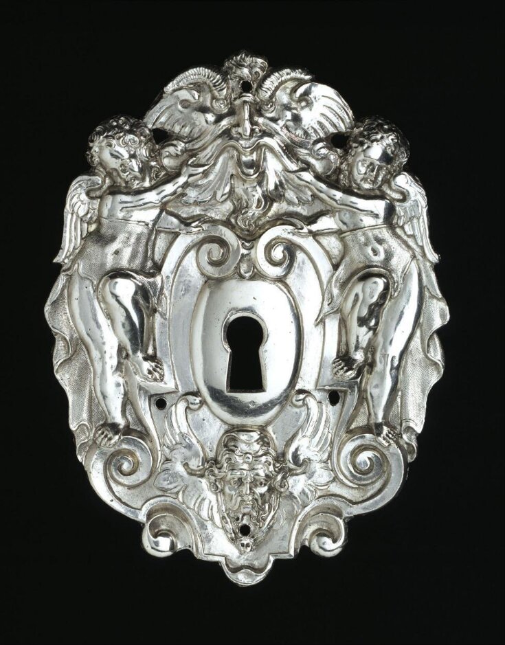 Escutcheon top image