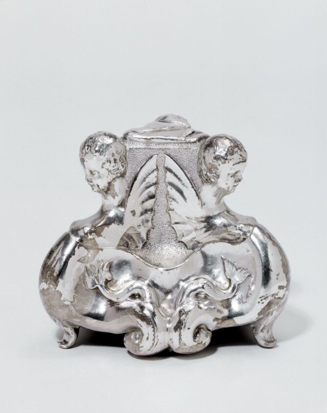 Base of a salt cellar (ca. 1630) by Hendrick Bogaert