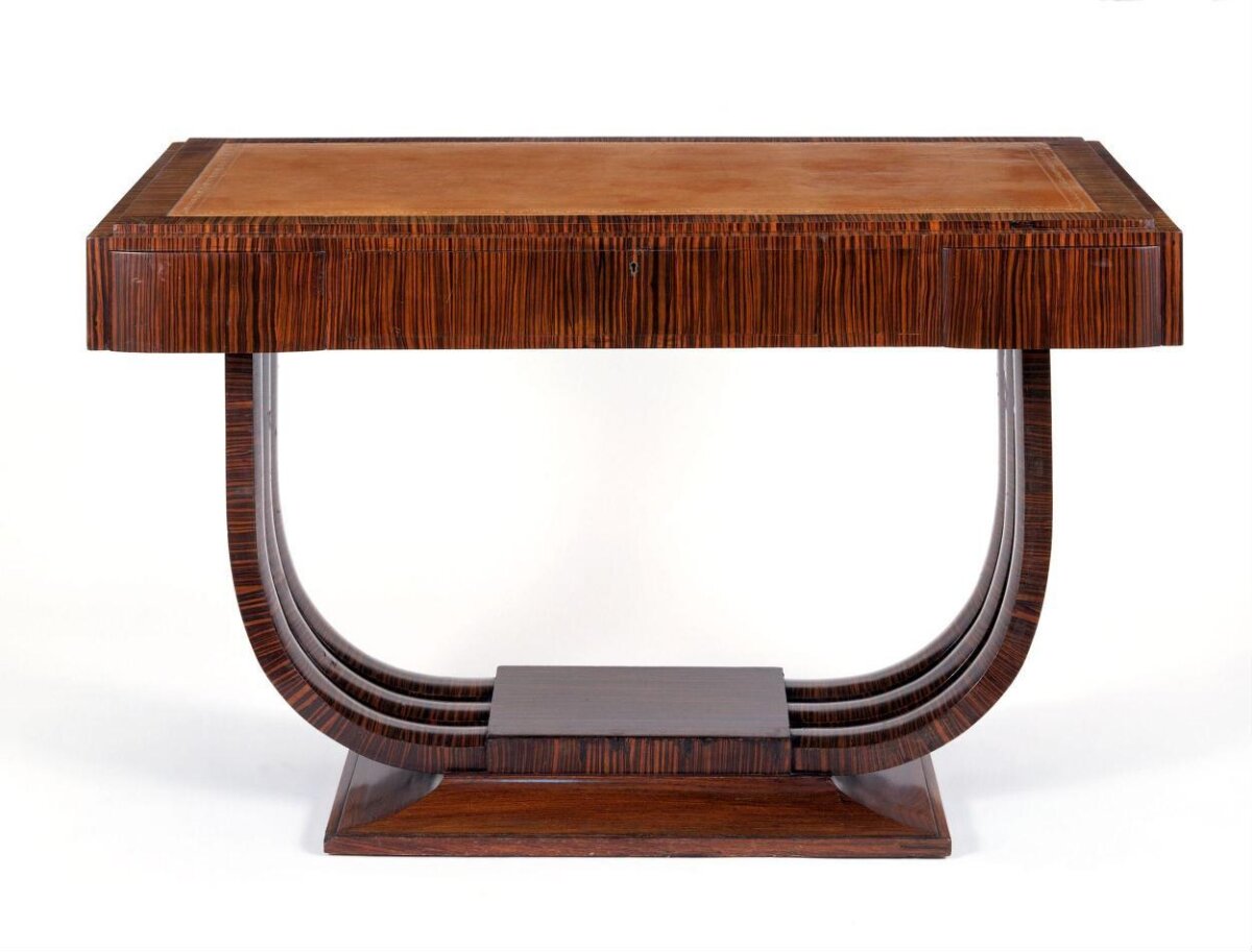Writing table
