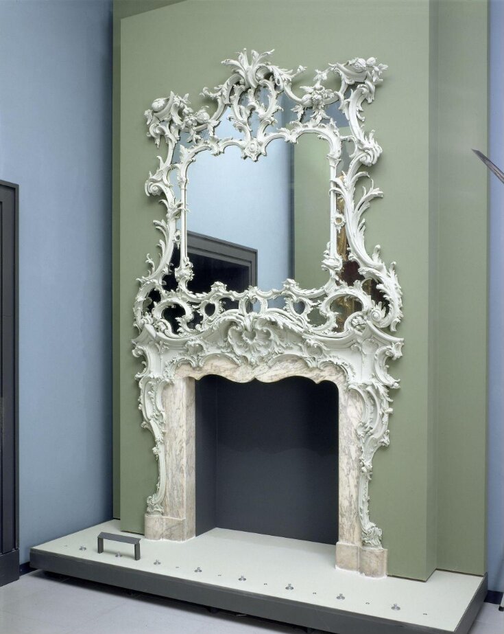 Chimneypiece and Overmantel top image