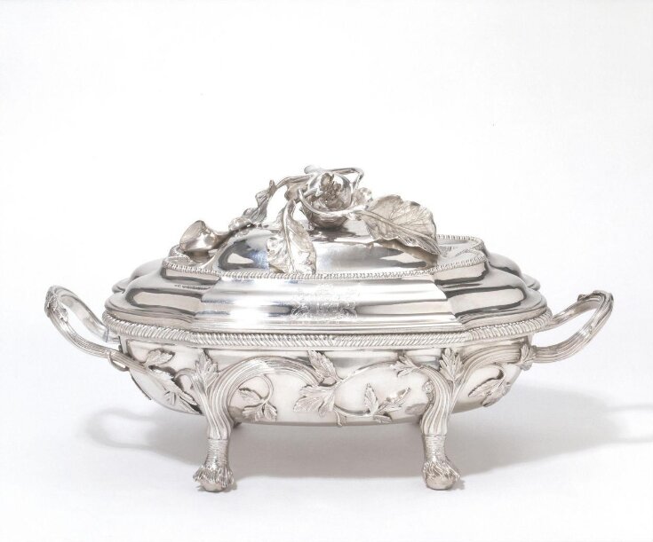 Soup Tureen top image