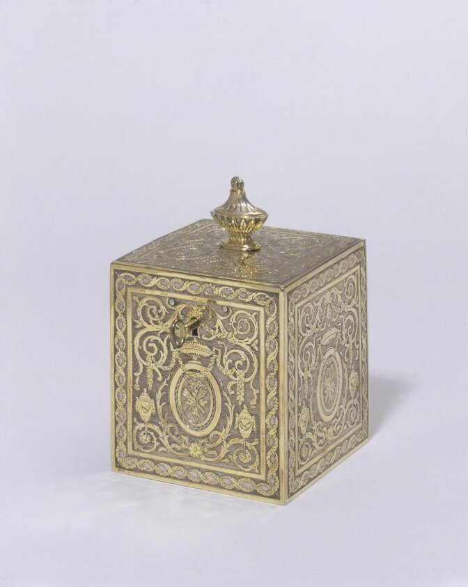 Tea canister and key (1777-1778) by Pieter le Sage