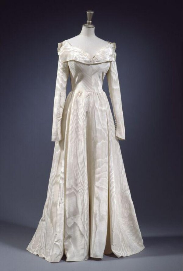 Wedding Dress | Molyneux, Edward | V&A Explore The Collections