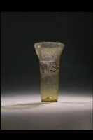 میوزیم کے کھلے ذخیرے سے «Beaker (1250-1350)» کی تصویر