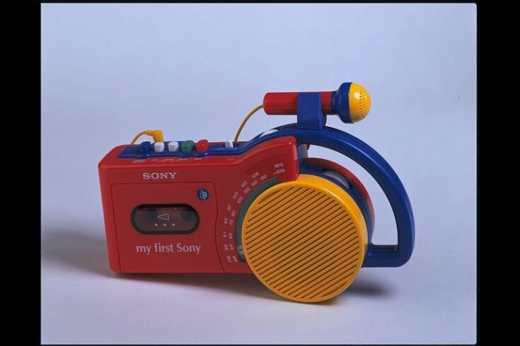 Portable Sony Radio : Target