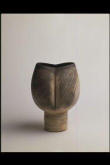 Vase thumbnail 1