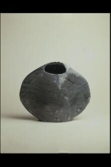 Vase thumbnail 1