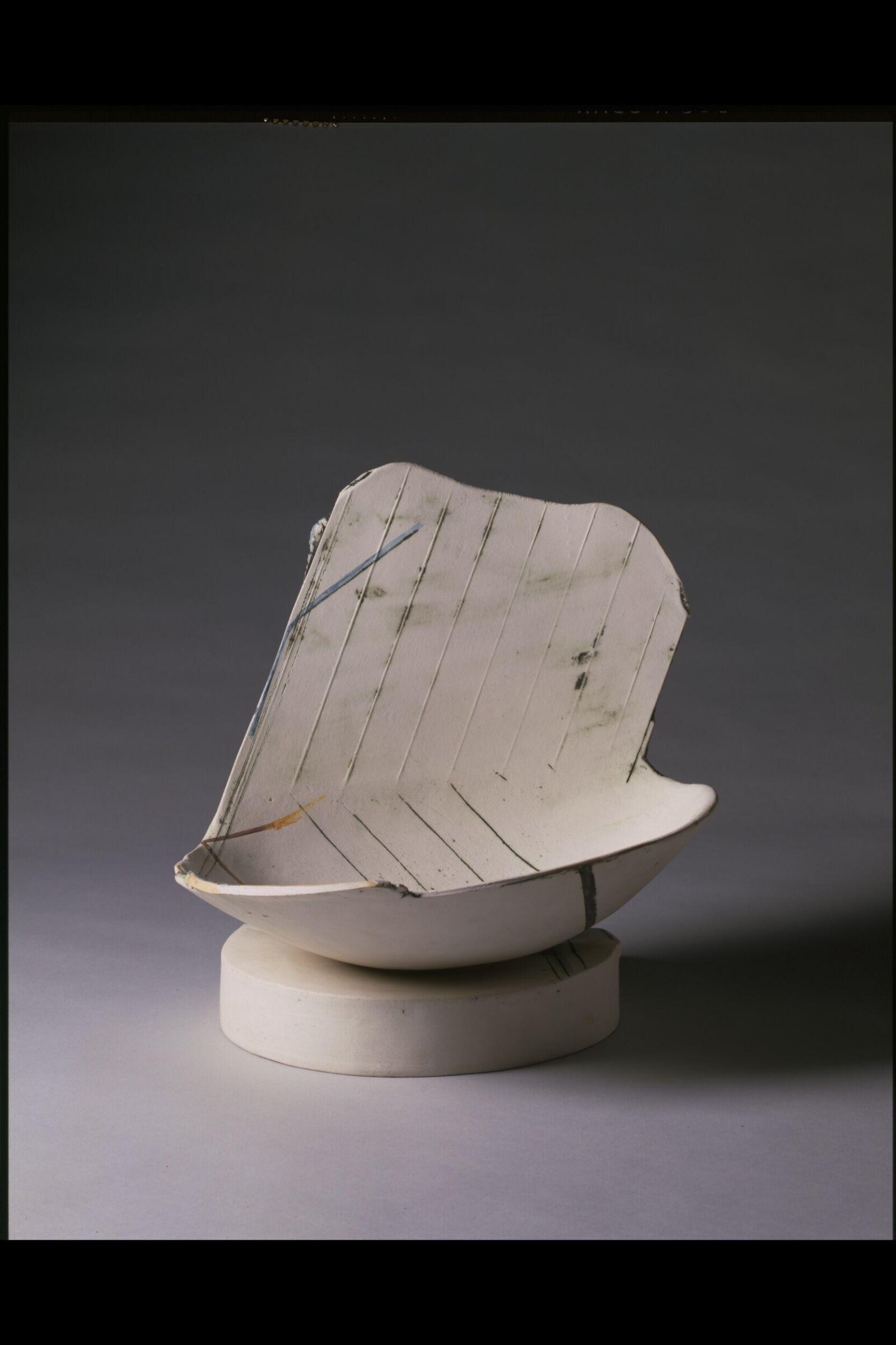 Extended dish: Seferis Series No. 1, Gordon Baldwin, 1980