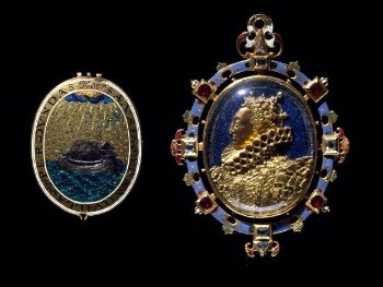 File:Victoria and Albert Museum Jewellery 11042019 The Canning