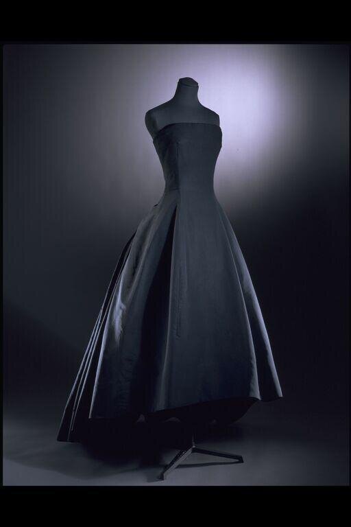 Soirée de Décembre evening dress by Christian Dior