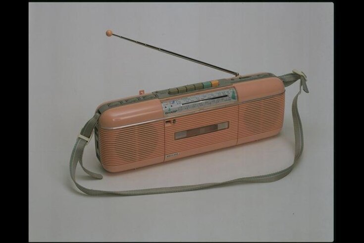 Sharp radio QT-50E image