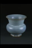 Vase thumbnail 2