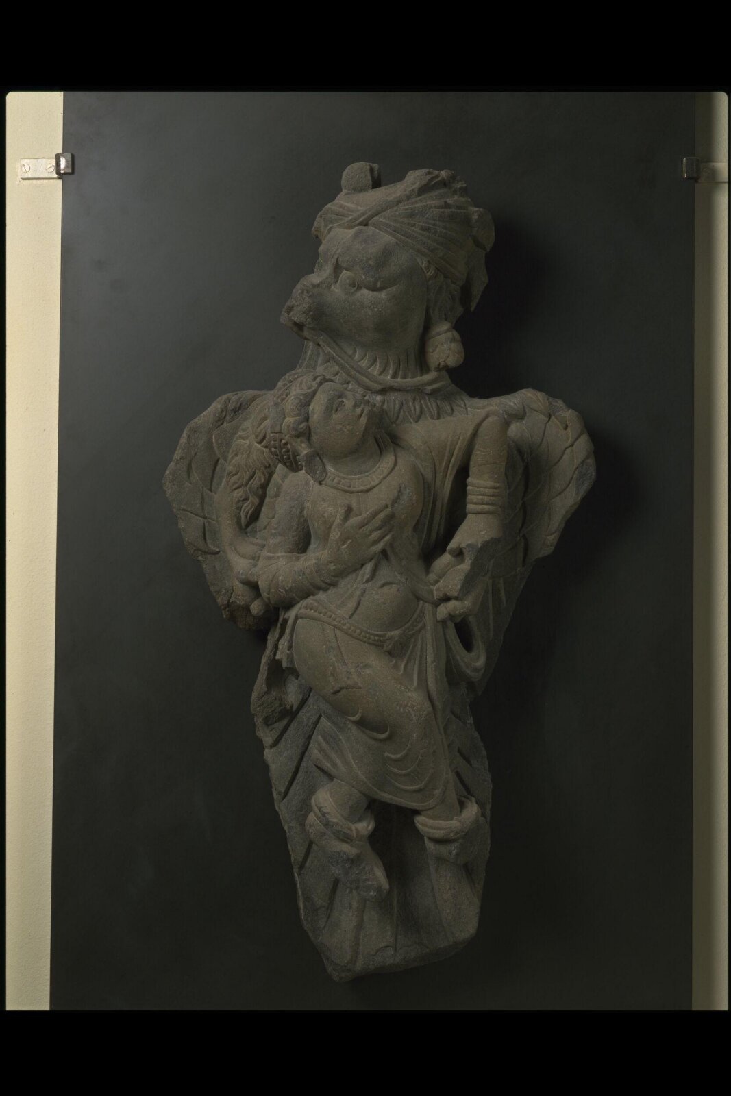 Garuda abducting Queen Kakati, 3rd century - 4th century