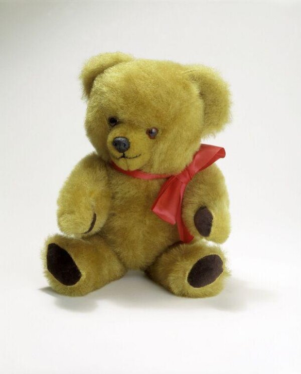 靴 uncle teddy bear  Rossendale Teddy Bear | V&A Explore The Collections