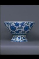 میوزیم کے کھلے ذخیرے سے «Iznik Bowl, c.1545» کی تصویر