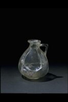 میوزیم کے کھلے ذخیرے سے «Fatimid Glass Jug» کی تصویر