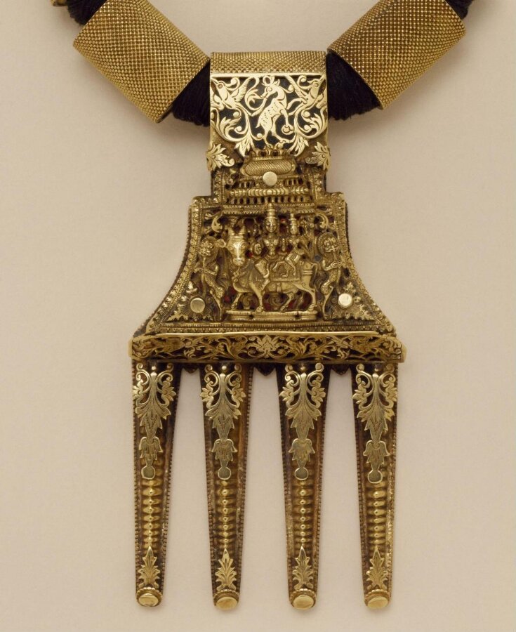 Marriage necklace (kazhutthuru) top image