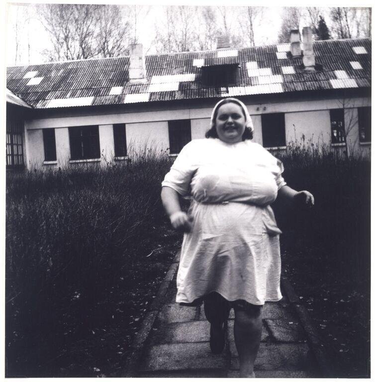 Aunt Agota, Klouniskiai