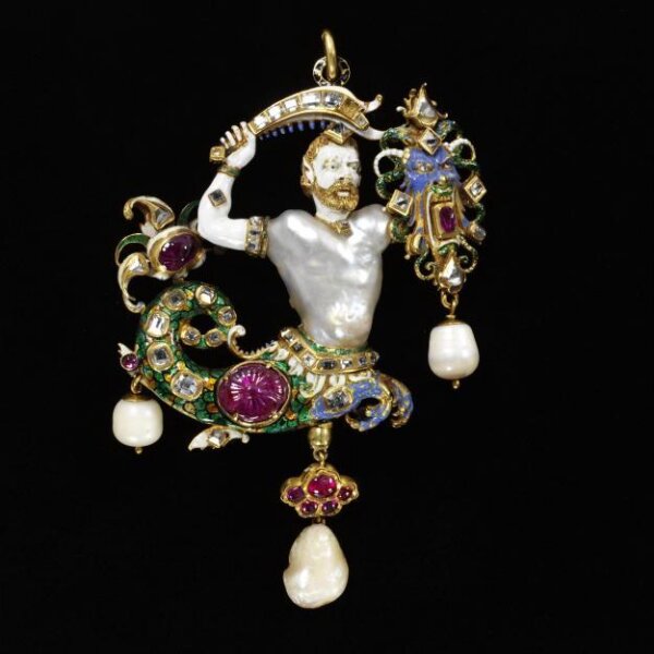 5 Jewelry Pieces from V&A Museum