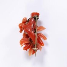 Brooch thumbnail 1