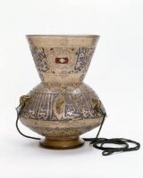 میوزیم کے کھلے ذخیرے سے «Mamluk Mosque Lamp, c.1340» کی تصویر