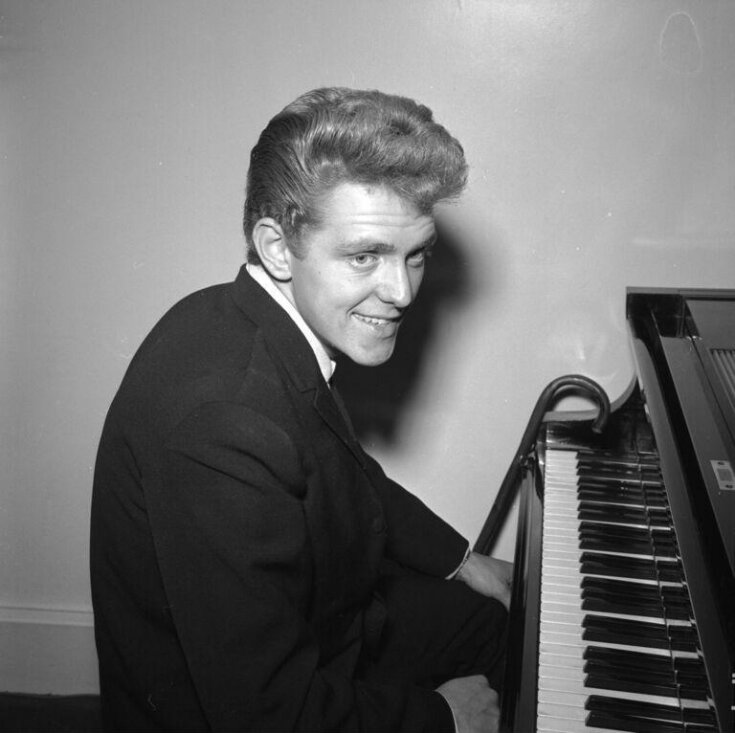 Harry Hammod Photographic Negative | Hammond, Harry | V&A Explore The Collections