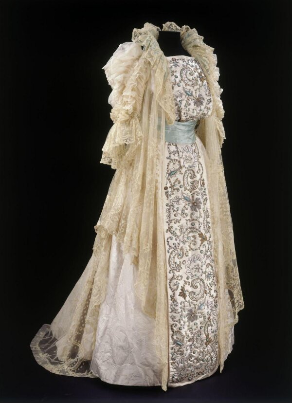 Tea Gown | V&A Explore The Collections