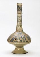 میوزیم کے کھلے ذخیرے سے «Mamluk Enamelled Bottle, c.1350» کی تصویر